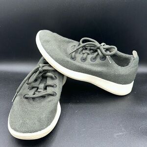 green women's Allbirds Wool Runners size 8